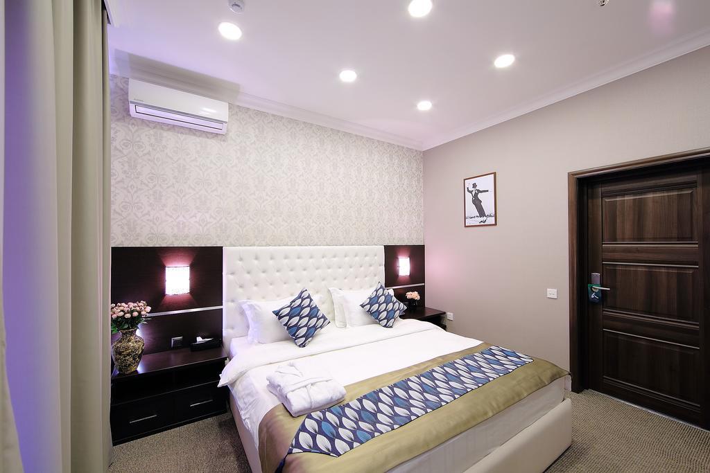 Premier Hotel Bishkek Ngoại thất bức ảnh