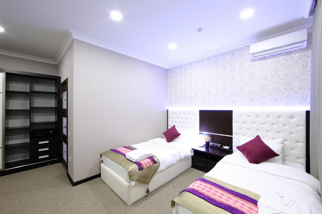 Premier Hotel Bishkek Ngoại thất bức ảnh