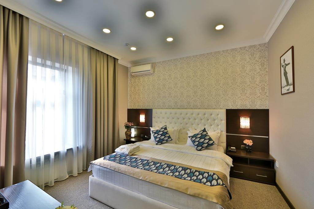 Premier Hotel Bishkek Ngoại thất bức ảnh