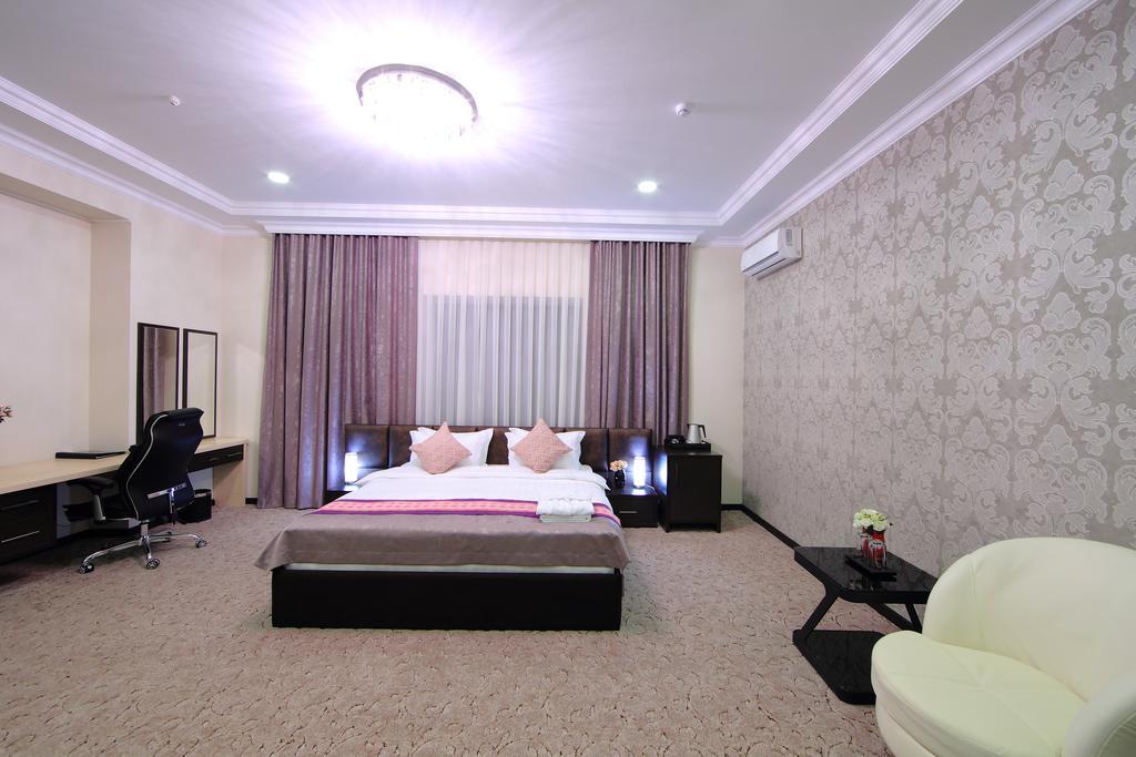 Premier Hotel Bishkek Ngoại thất bức ảnh