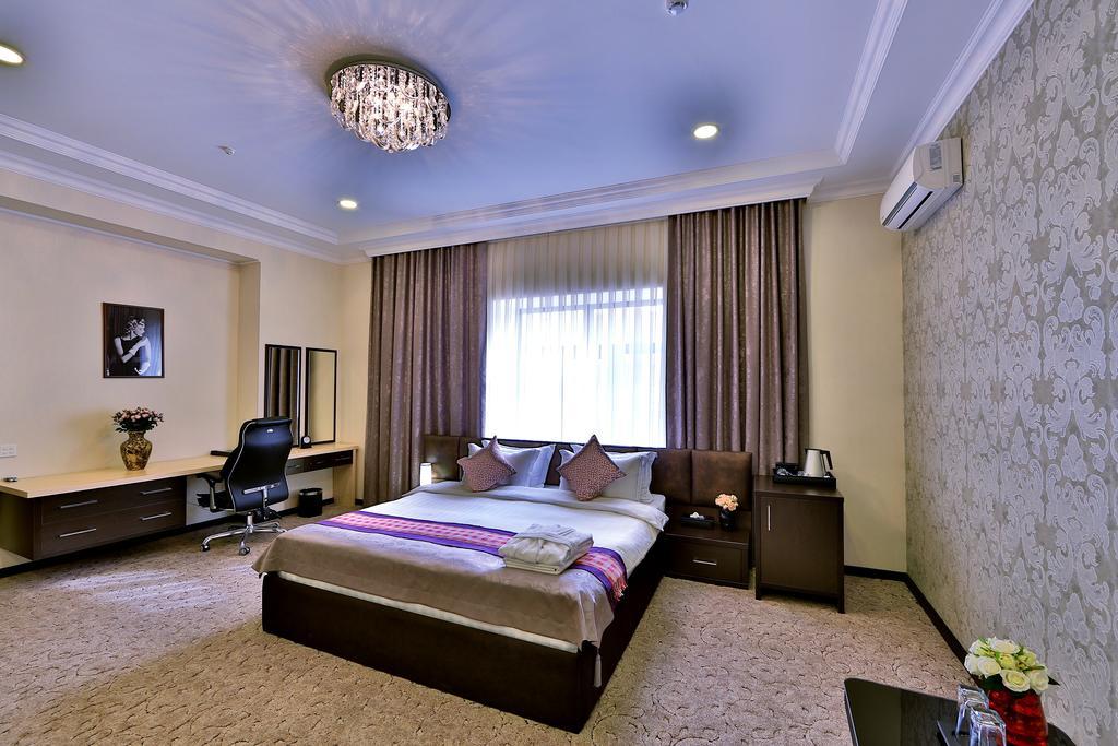 Premier Hotel Bishkek Ngoại thất bức ảnh