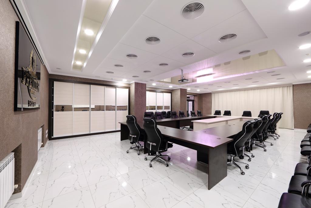Premier Hotel Bishkek Ngoại thất bức ảnh