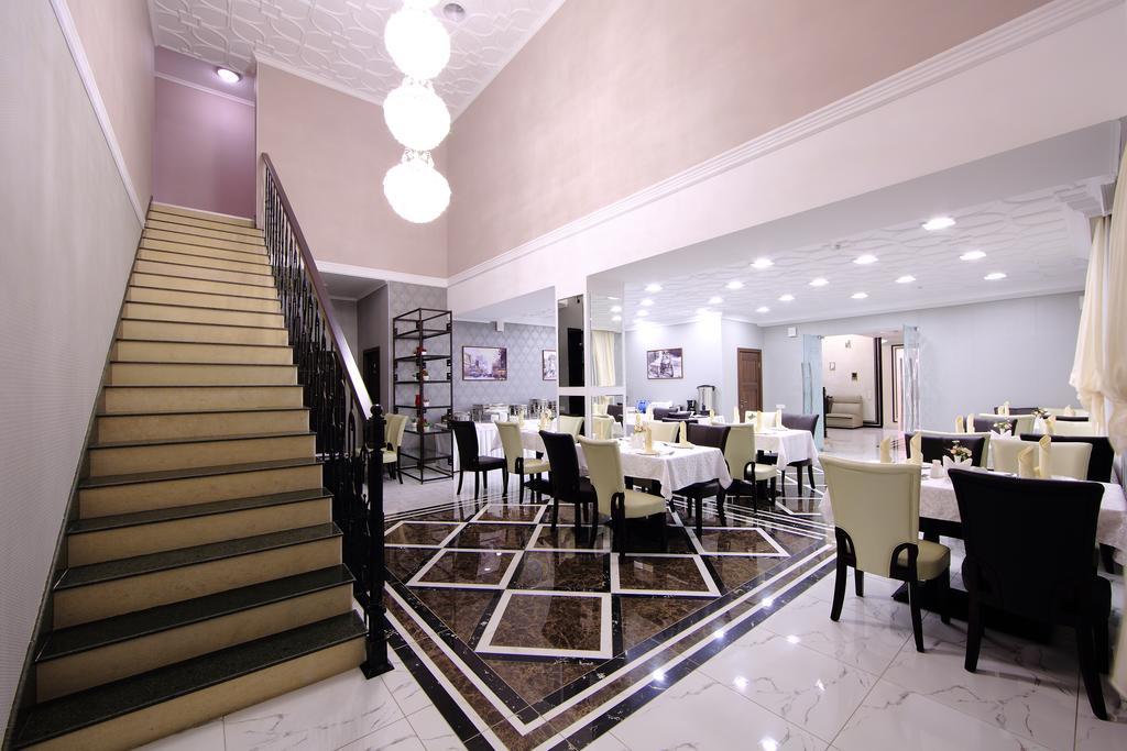 Premier Hotel Bishkek Ngoại thất bức ảnh