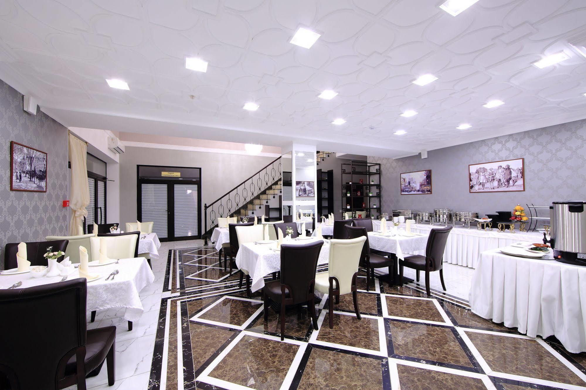 Premier Hotel Bishkek Ngoại thất bức ảnh