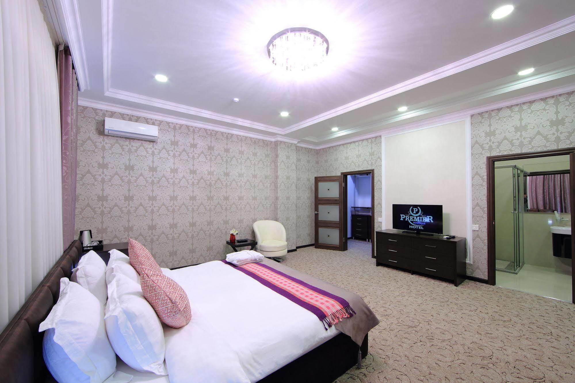 Premier Hotel Bishkek Ngoại thất bức ảnh